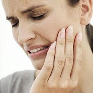 ÇÜRÜK DİŞ İNSAN SAĞLIĞINI BOZUYOR